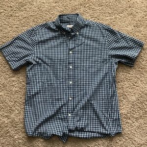 Short Sleeve Button Down (Men’s Medium)
